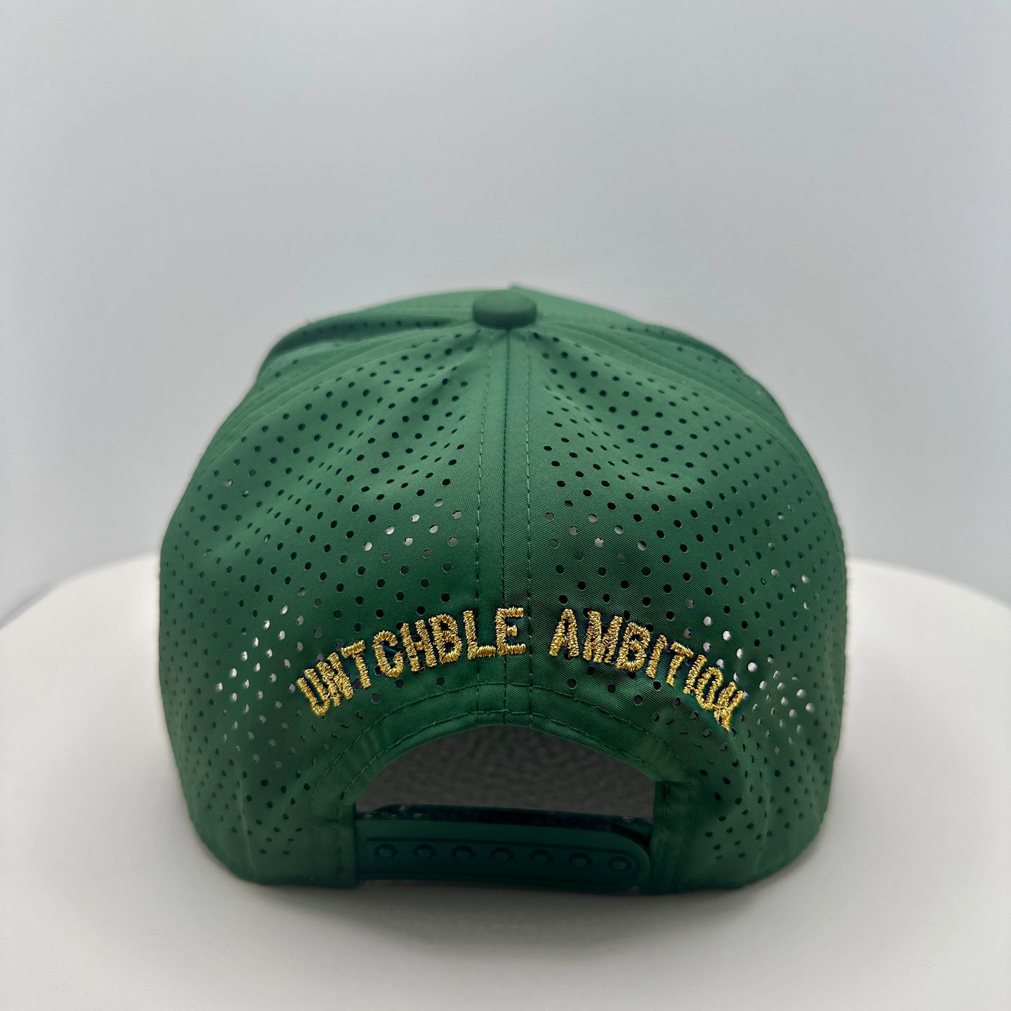 UNTCHBLE AMBITION “Shamrock” Golf SnapBack